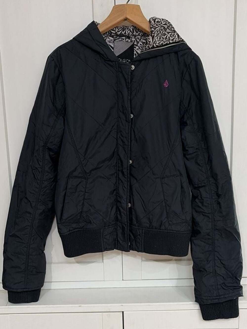 Volcom Women's Quilted Black Full-Zip Bomber Jacket with Hood Medium